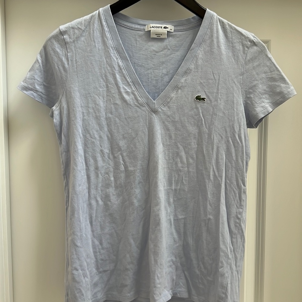 Lacoste v-neck shirt - Small
